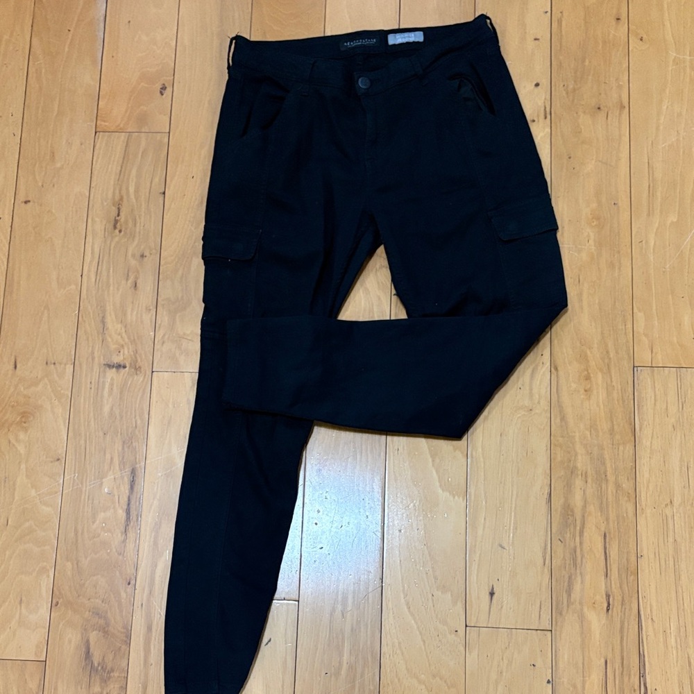 Aeropostale Black Mid-Rise cargo Jeggings